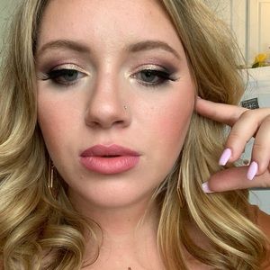 Meet your Posher, Julia